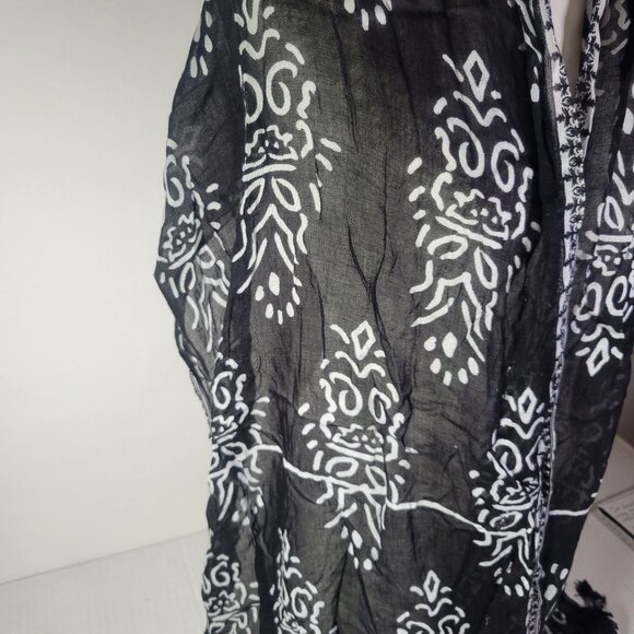 Chicos Black & White Sheer Patterned Scarf With Tassel Accents - Picture 2 of 4